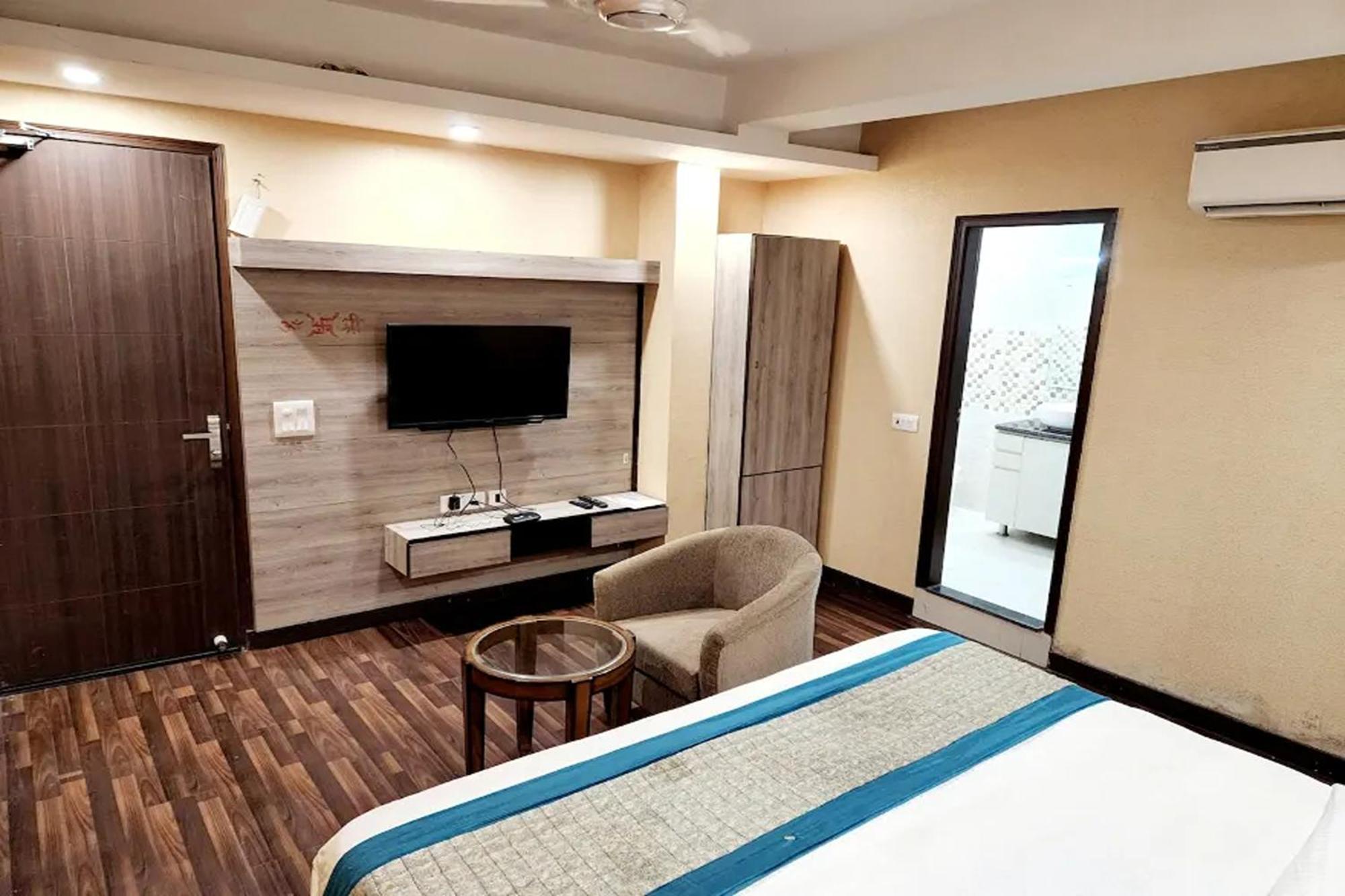 Hotel Aravali Residency 4*
