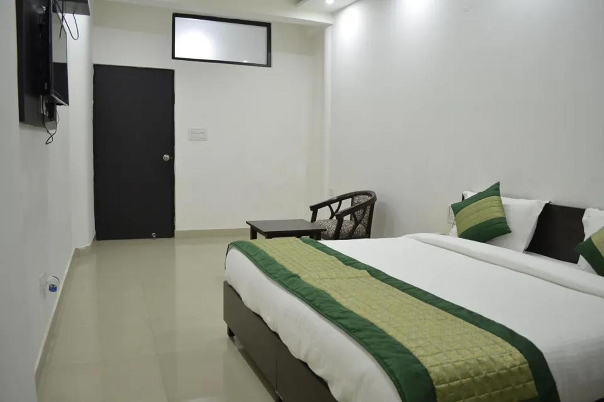 Aravali Residency Hotel 4*