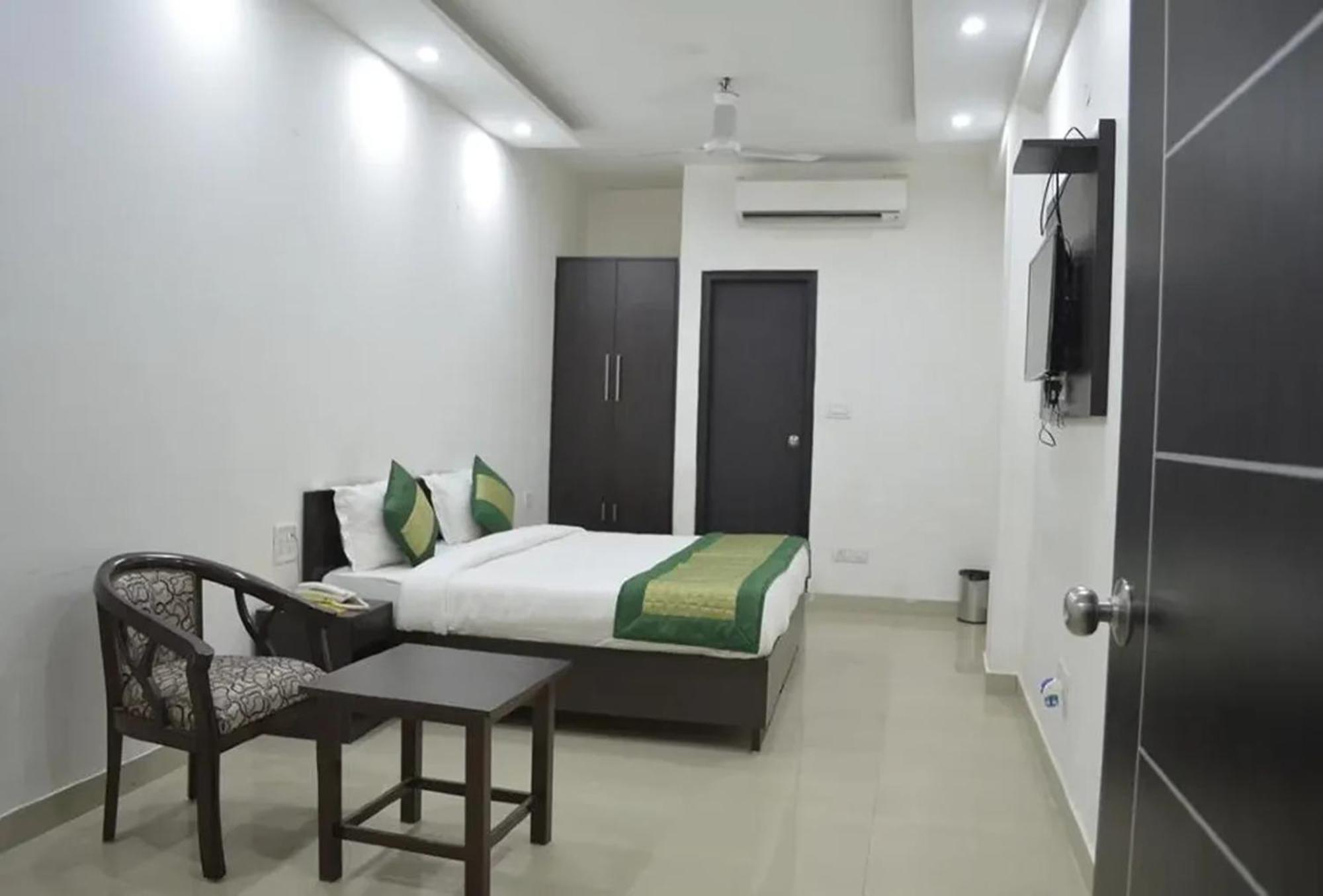 Aravali Residency Couette-café 4*